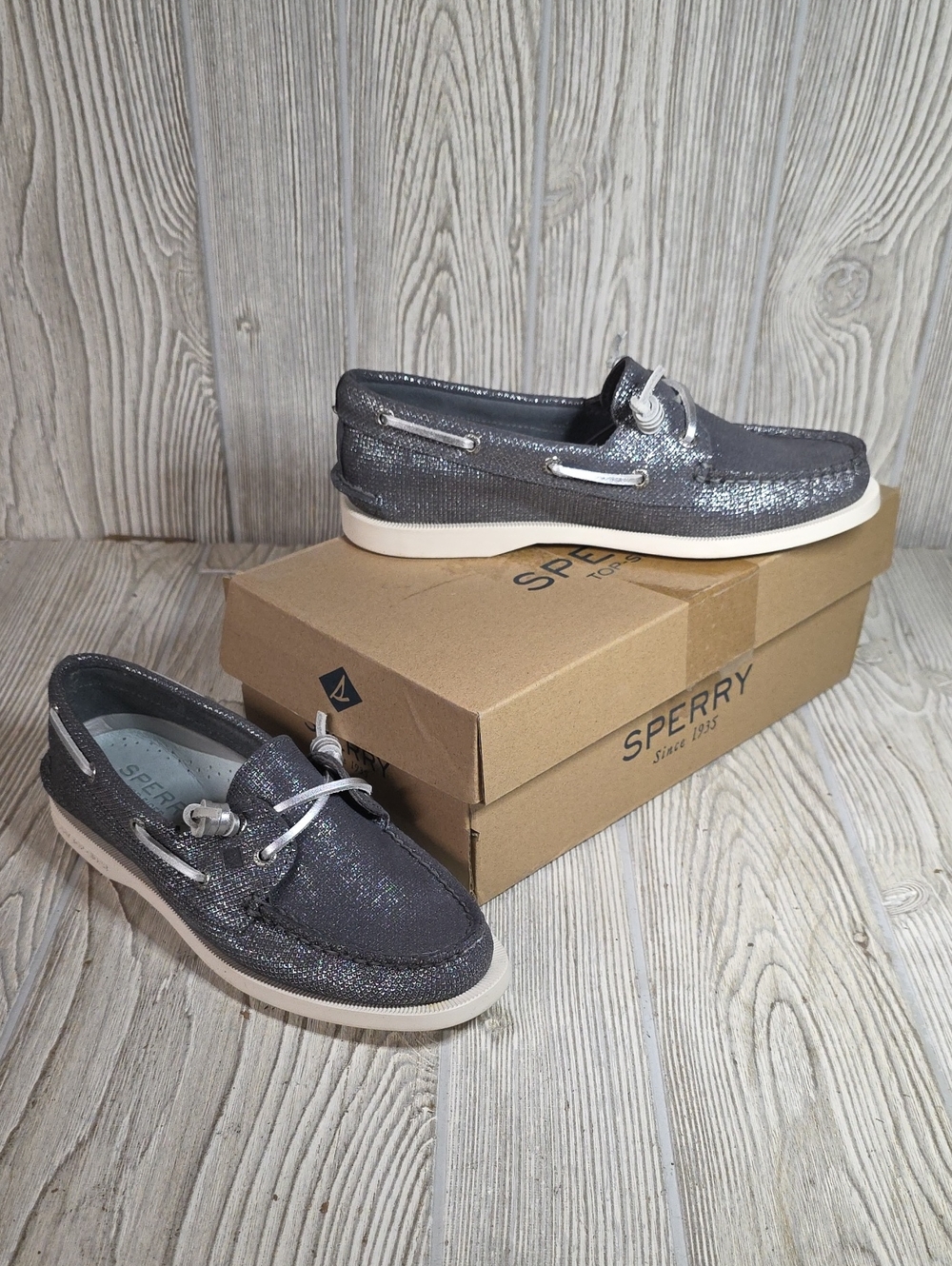 Sperry Vida Metallic Silver Leather Boat Shoes Womens Size 5.5 NEW